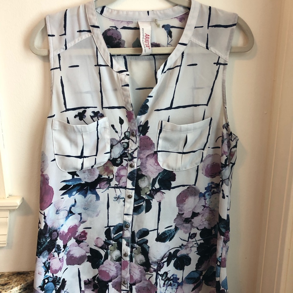 sleeveless blouse